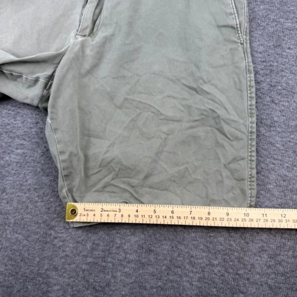 Banana Republic outseam silhouette
